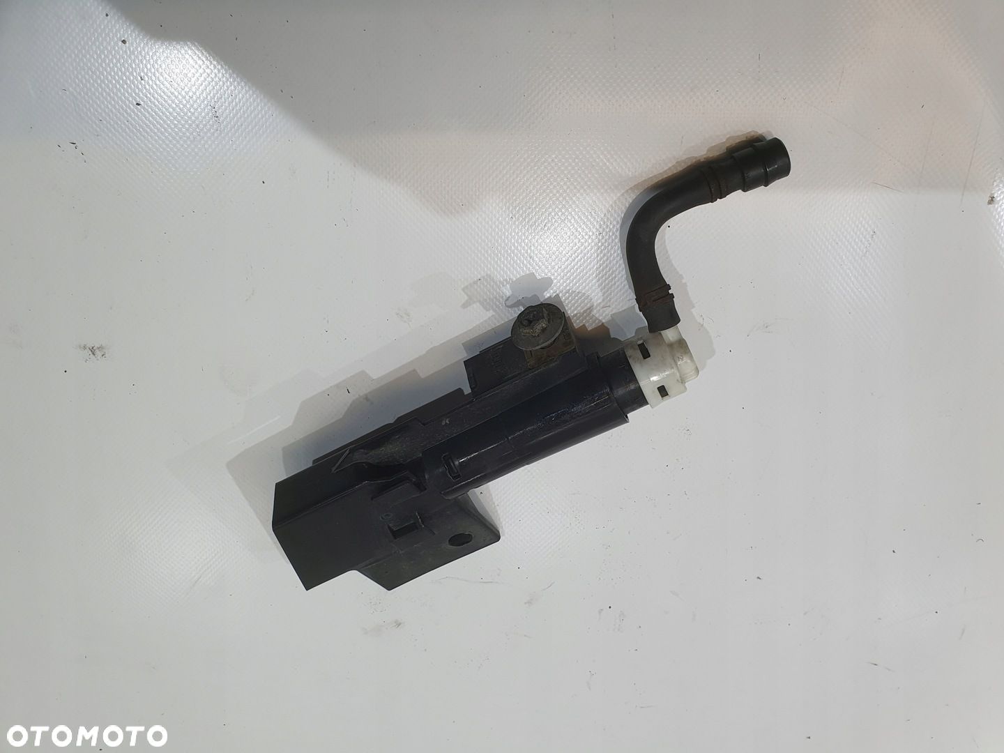 SUBARU LEGACY OUTBACK V SPRYSKIWACZ LAMPY PRAWY - 1