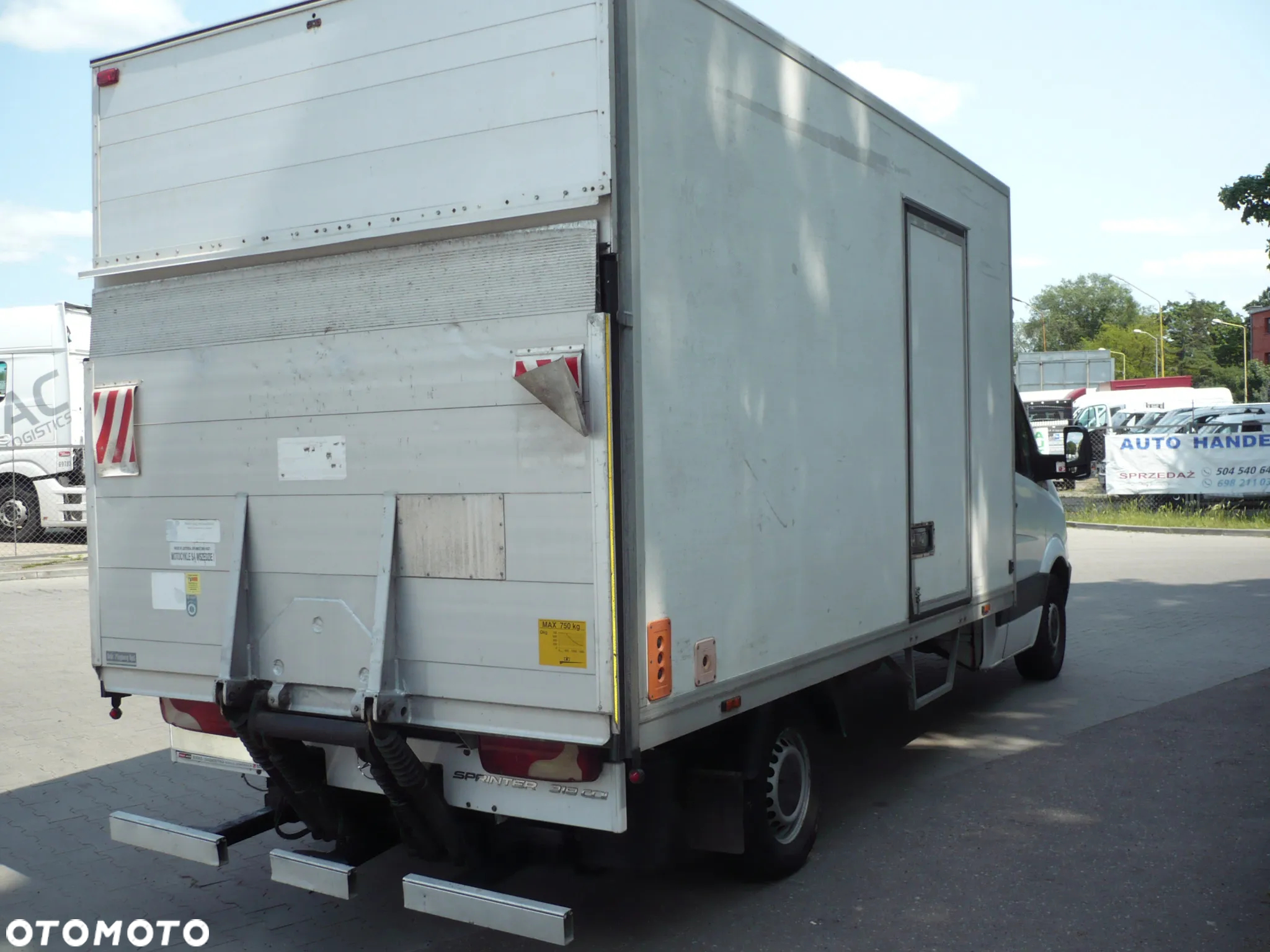 Mercedes-Benz Sprinter - 4