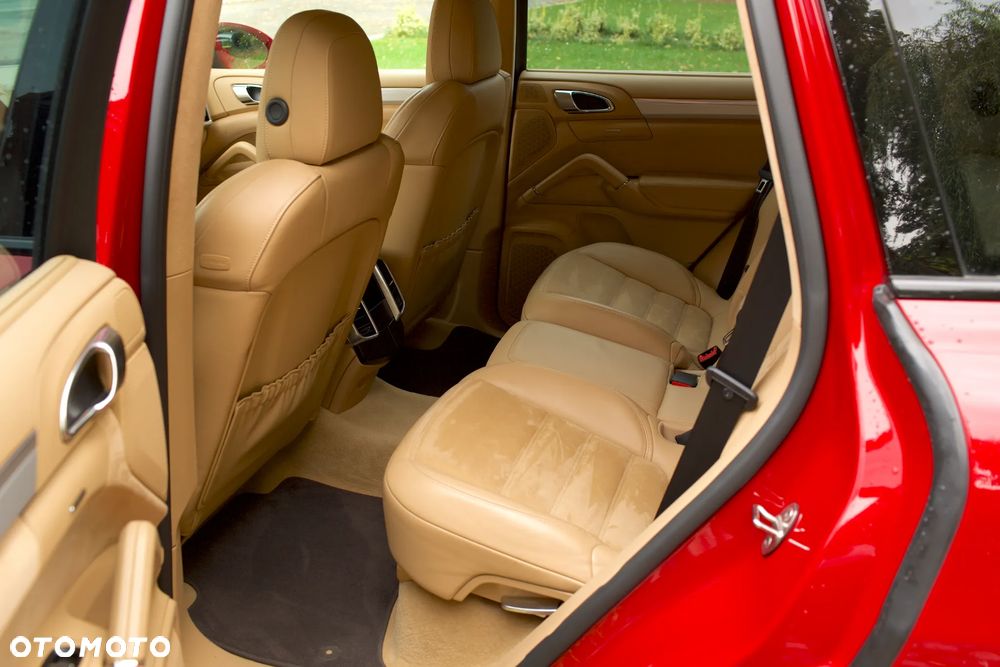 Porsche Cayenne GTS - 20