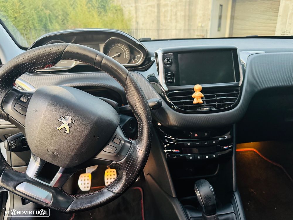 Peugeot 208 1.6 BlueHDi GT Line - 12