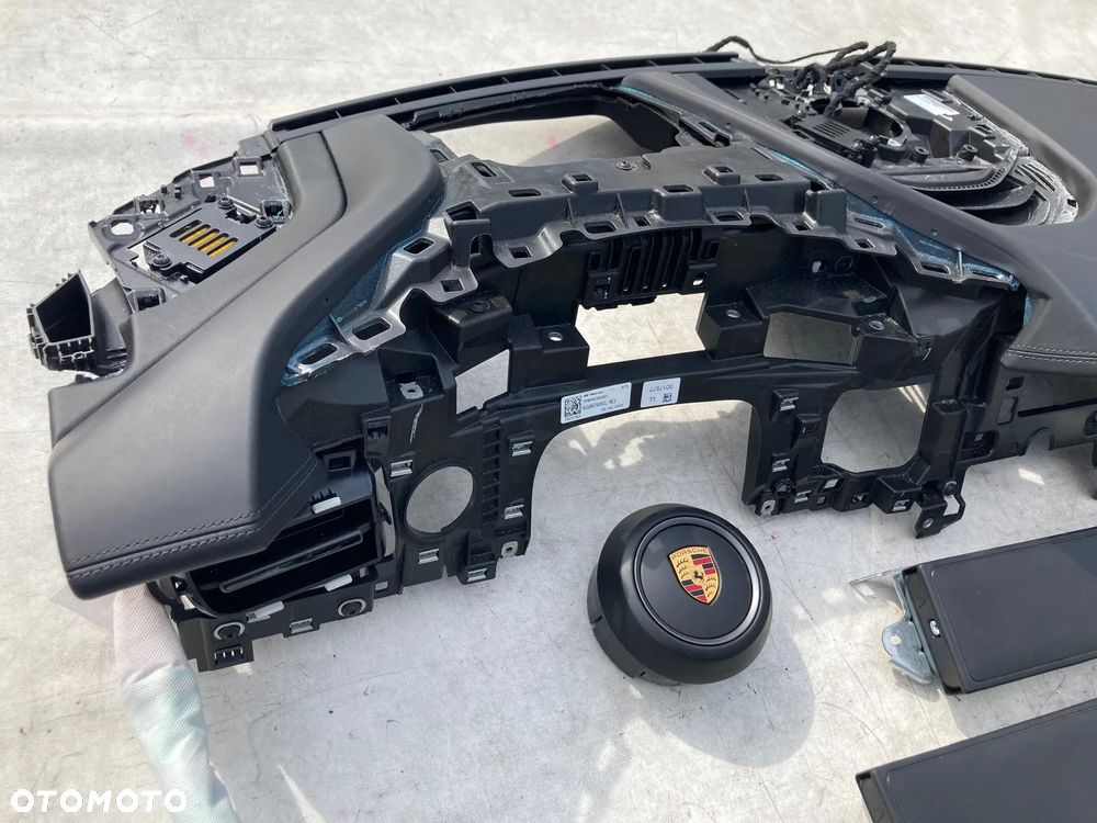 PORSCHE TAYCAN 9J1 Head Up DESKA KONSOLA KOKPIT PULPIT PÓŁKA PARAPET AIRBAG PODUSZKI PASY PAS KURTYNY FOTELA - 5