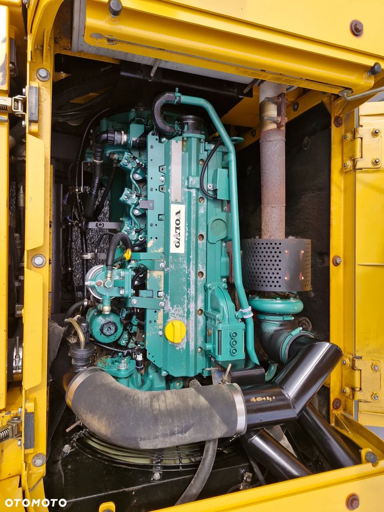 Volvo EC 210 BLC - 12