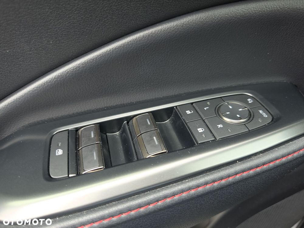 Lexus LBX 1.5 Hybrid Emotion - 19