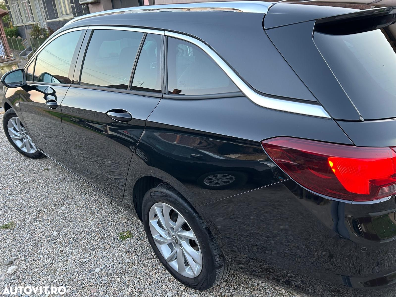 Opel Astra 1.5 D Start/Stop Sports Tourer Automatik 2020 - 9
