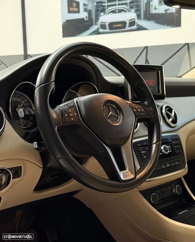 Mercedes-Benz GLA 200 (CDI) d 7G-DCT Urban - 22