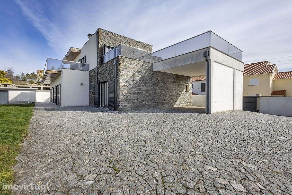 Moradia T4 para venda - Grande imagem: 2/50