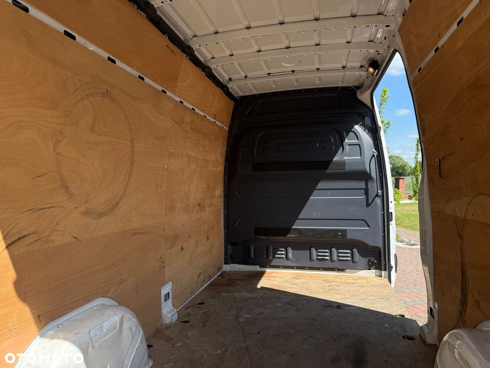 Mercedes-Benz Sprinter - 21