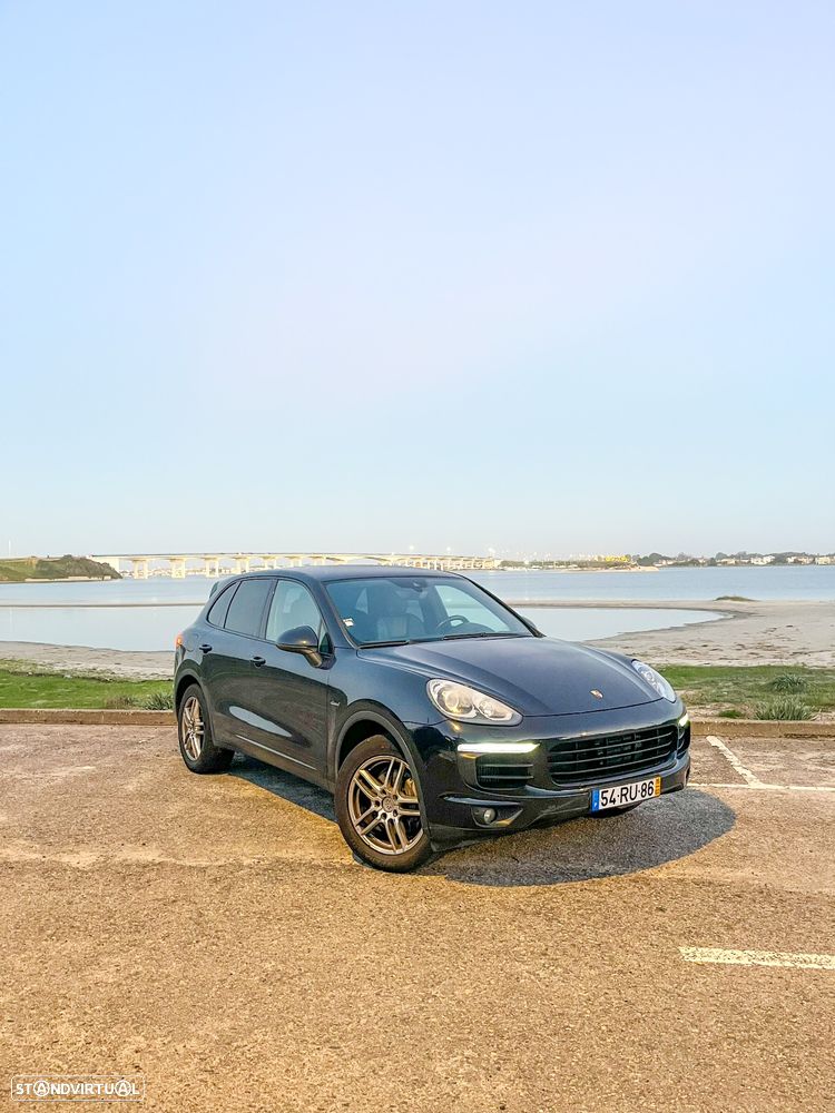 Porsche Cayenne Standard - 2
