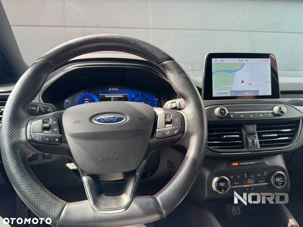 Ford Focus 1.5 EcoBlue Start-Stopp-System ST-LINE - 14