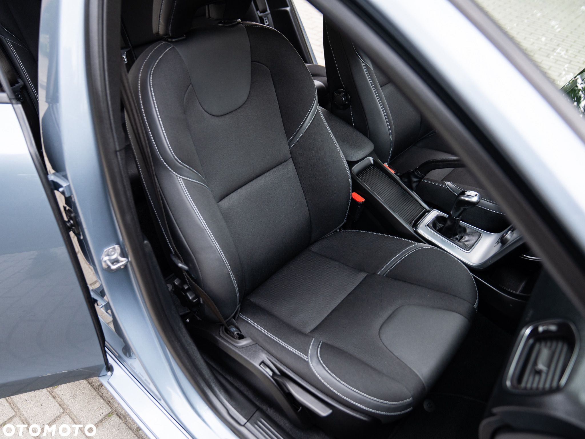 Volvo V40 D2 Drive-E Momentum - 27