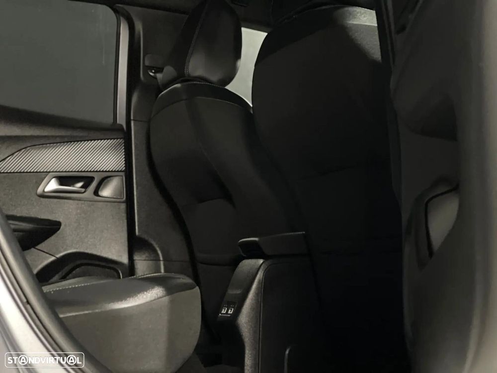 Peugeot 2008 - 9