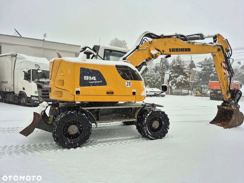 Liebherr A914 - 3