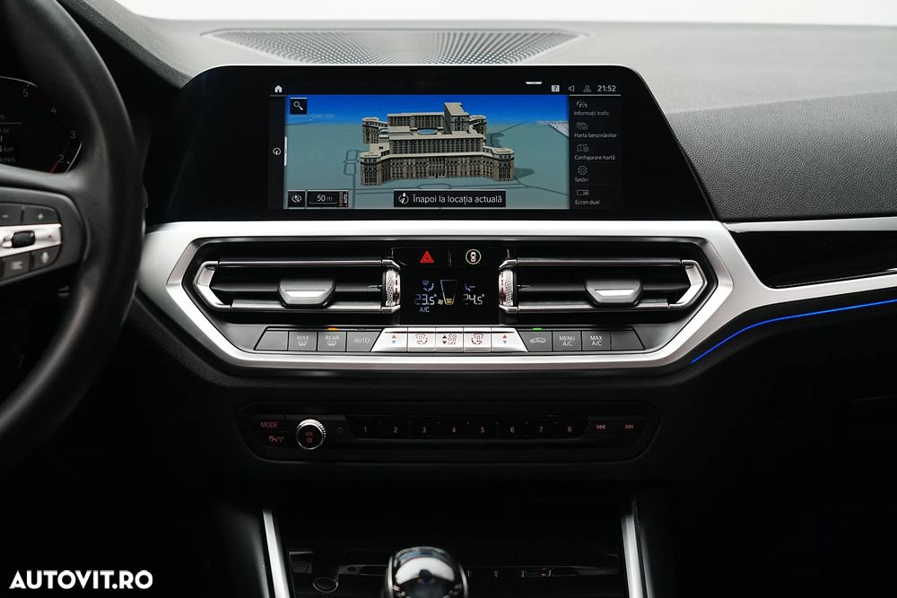 BMW Seria 3 318i Aut. Luxury Line - 31