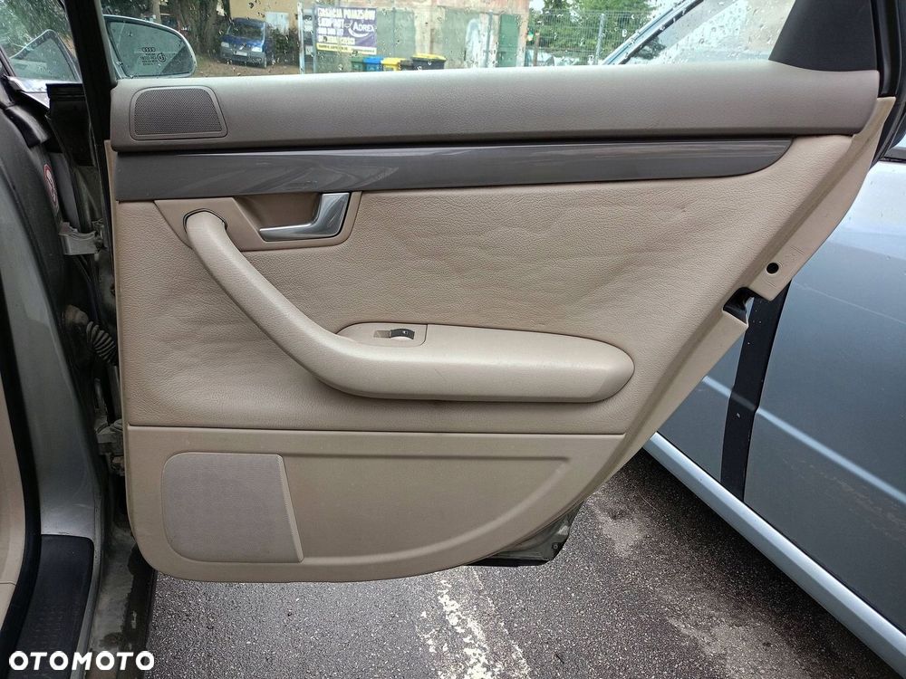 Fotele kanapa boczki komplet Audi A4 B6 kombi - 11