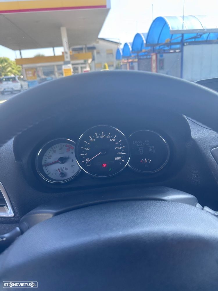 Renault Mégane Coupe 1.5 dCi GT Line EDC — photo 2