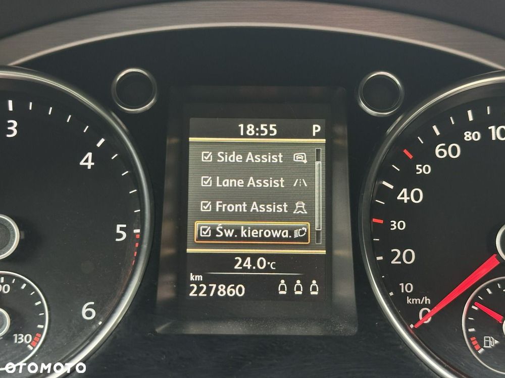 Volkswagen Passat - 39