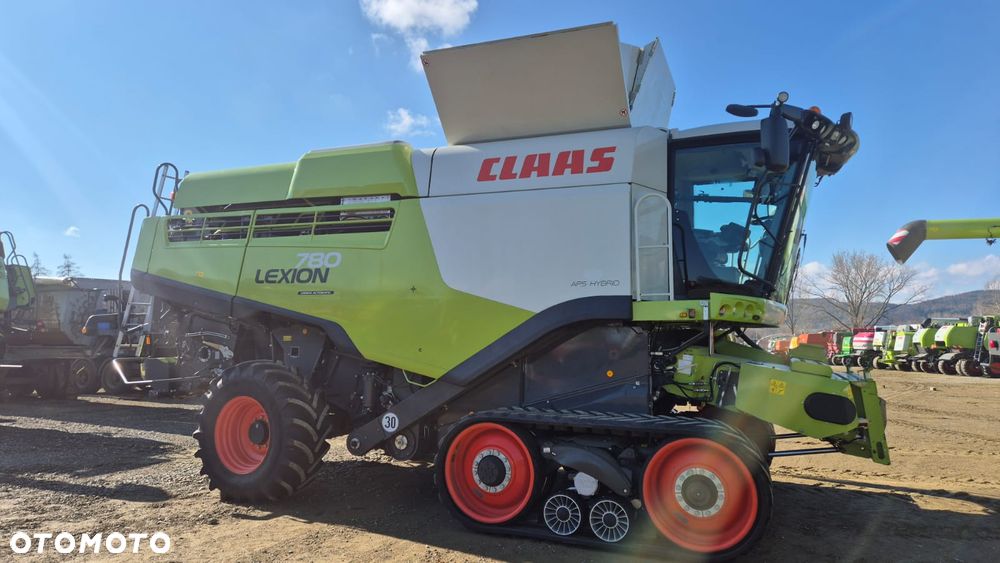 Claas Lexion 780TT z hederem - 4