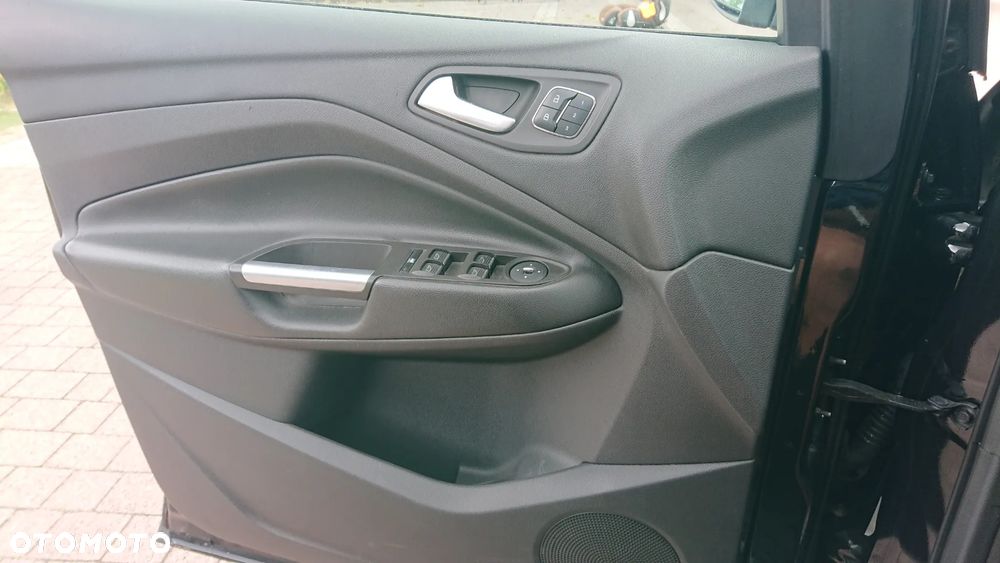 Ford Escape 2.0 EcoBoost AWD Titanium - 12