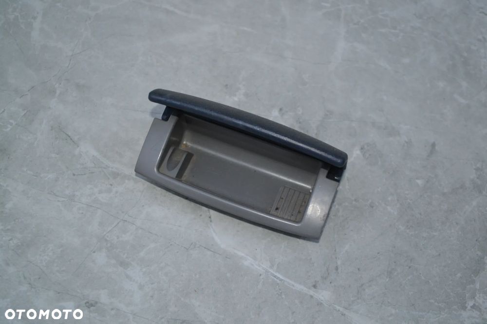 AUDI A4 B6 B7 POPIELNICZKA TYŁ TYLNA NIEBIESKA 8E0857961 - 1