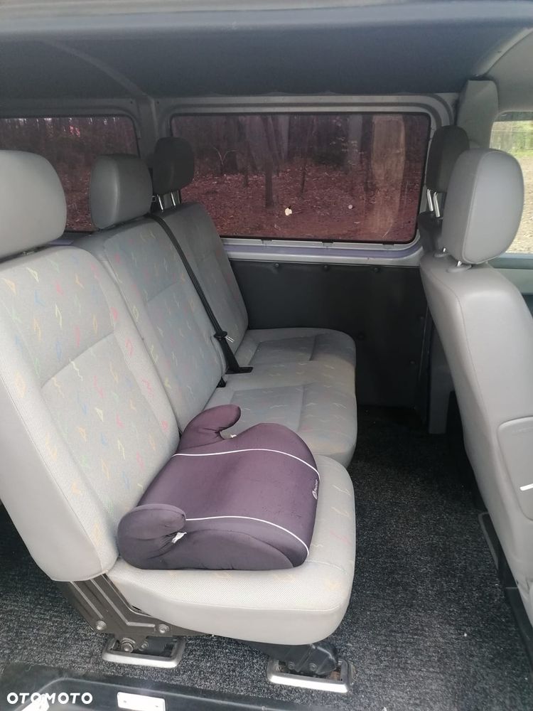 Volkswagen Caravelle - 7