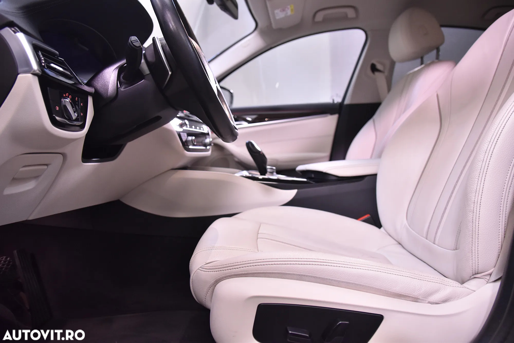 BMW Seria 5 520d xDrive Aut. Luxury Line - 23