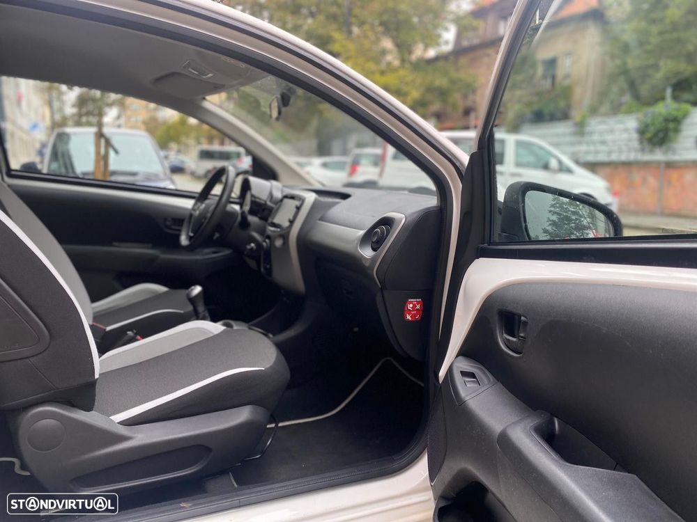 Toyota Aygo 1.0 X-Play - 21