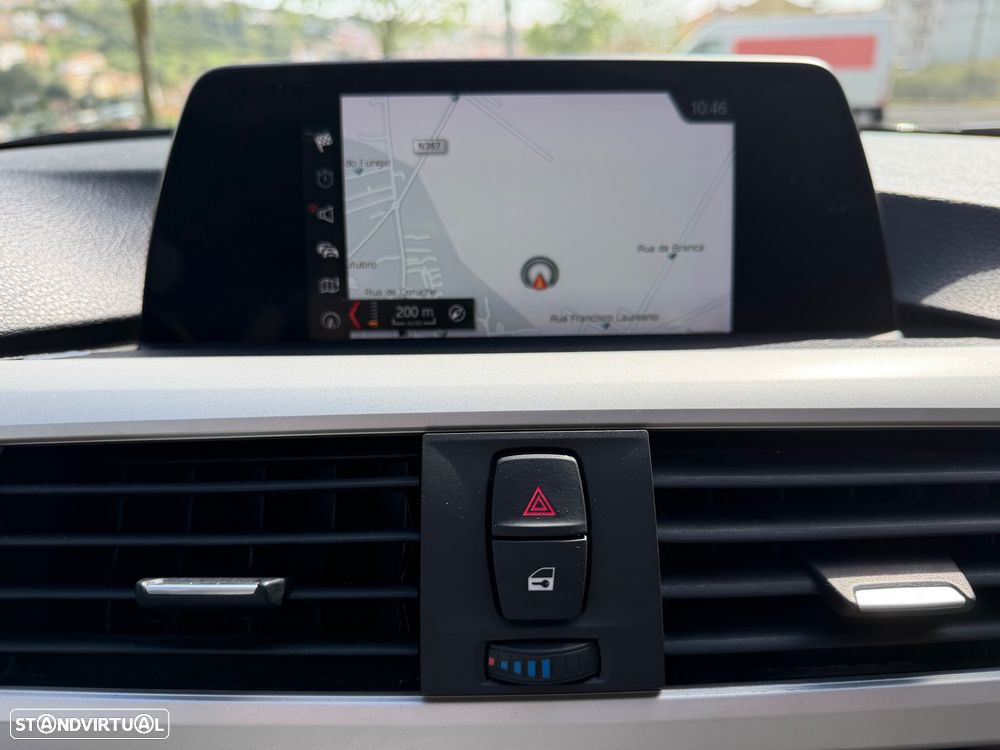 BMW 330 e iPerformance Line Luxury - 25