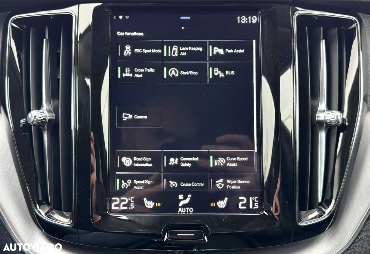 Volvo XC 60 D4 Momentum - 28