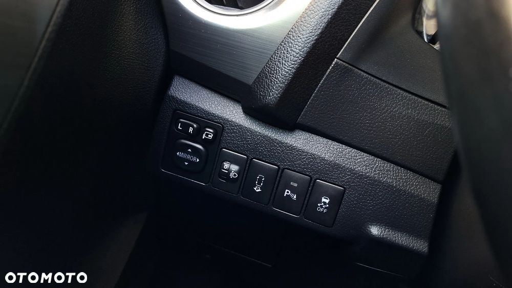 Toyota Auris 1.6 Sol - 23