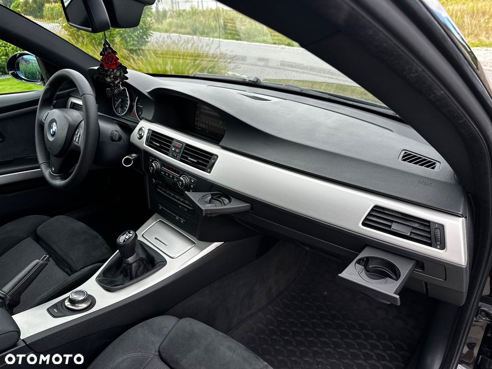 BMW Seria 3 320d - 24