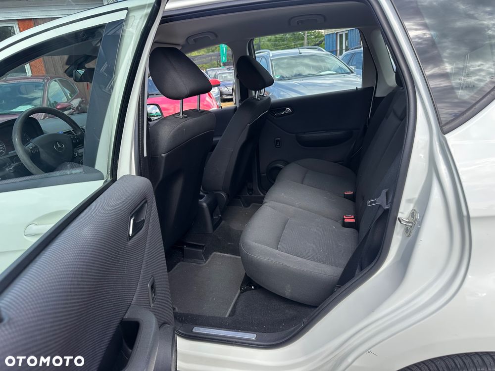 Mercedes-Benz Klasa A 160 BlueEFFICIENCY Elegance - 9