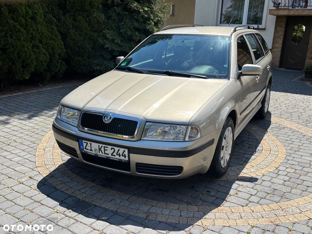 Skoda Octavia 1.6 Combi Classic - 16