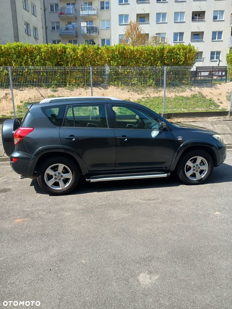 Toyota RAV4 - 3