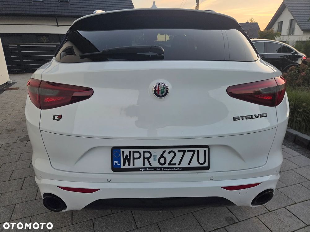 Alfa Romeo Stelvio 2.0 Turbo Veloce Q4 - 10