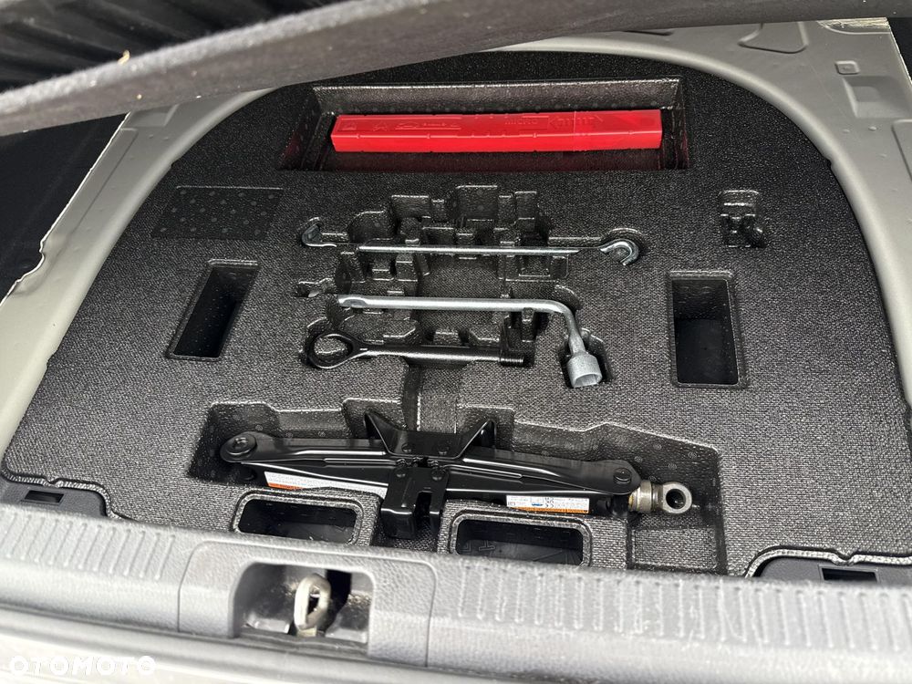 Toyota Camry 2.5 Hybrid Prestige CVT - 27