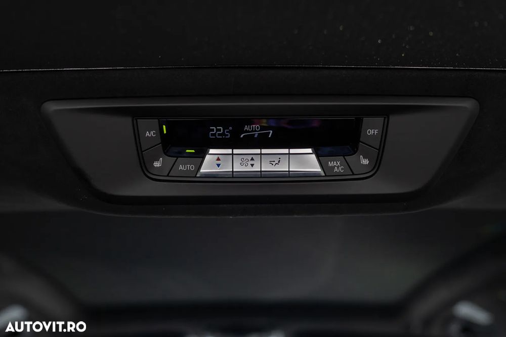 BMW X7 M60i xDrive AT MHEV - 33