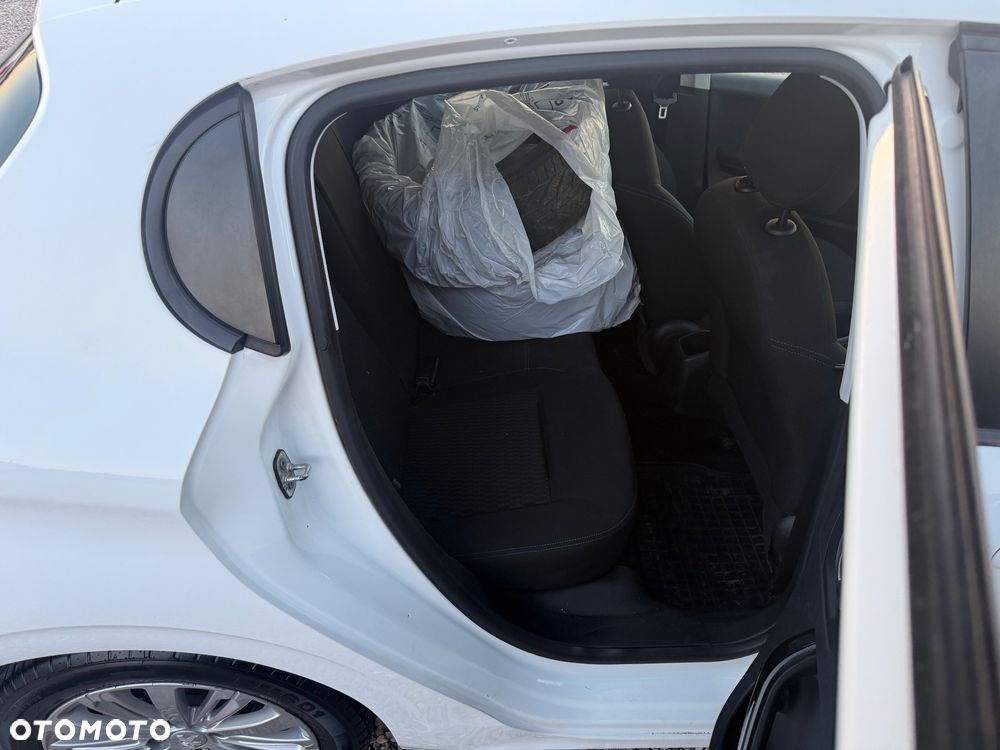 Peugeot 208 - 18