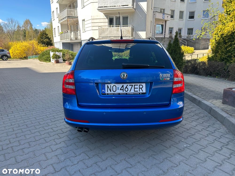 Skoda Octavia 2.0 TDI CR DPF RS - 8