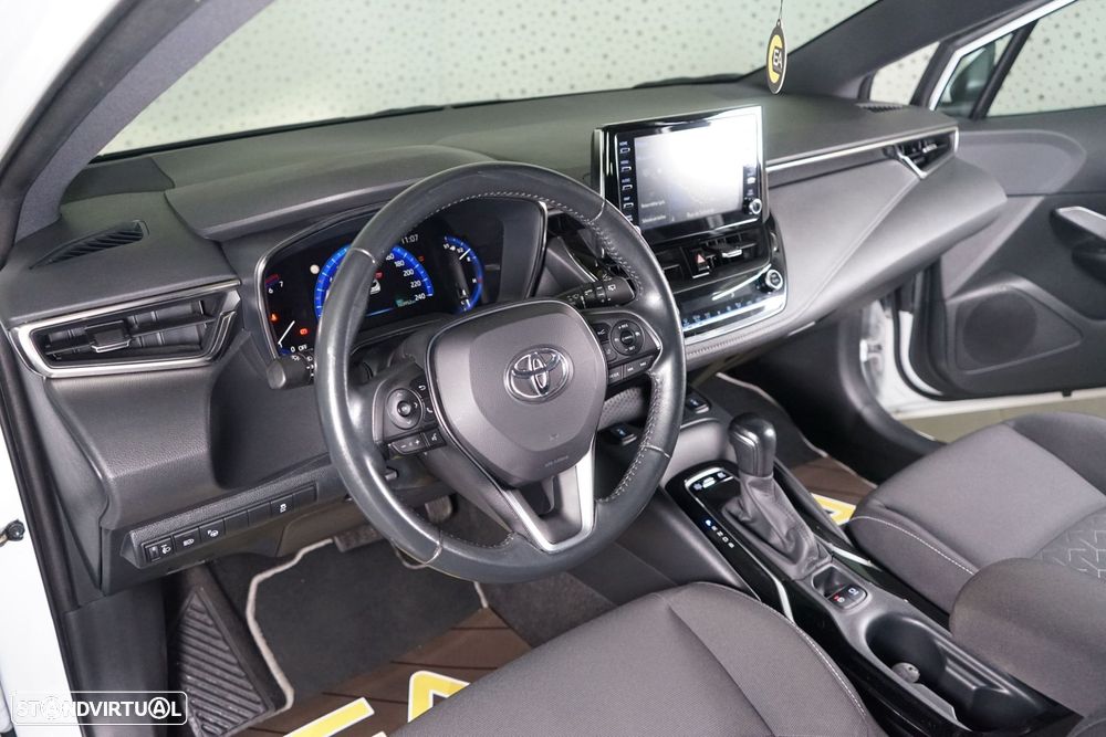 Toyota Corolla 1.8 Hybrid Active - 17
