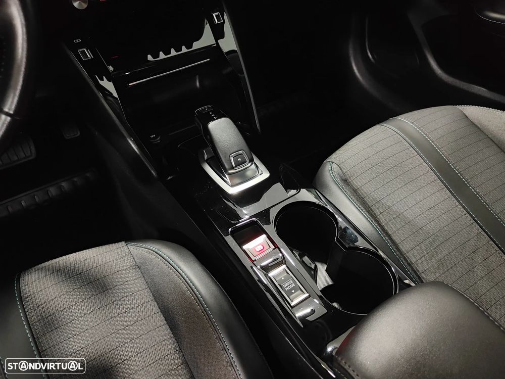 Peugeot 208 1.2 PureTech Allure EAT8 - 34
