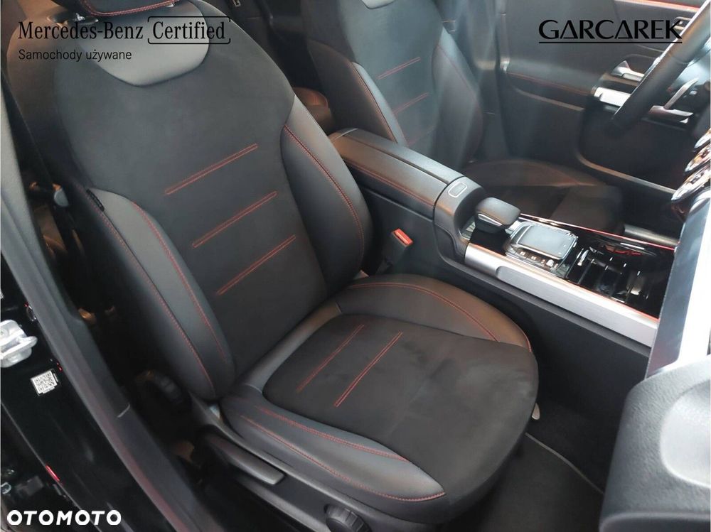 Mercedes-Benz GLB 200 4-Matic AMG Line 8G-DCT - 24