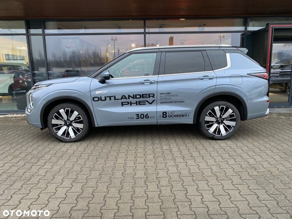 Mitsubishi Outlander - 2