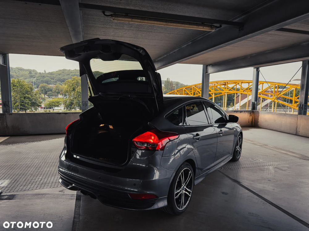 Ford Focus 2.0 EcoBoost ST - 14