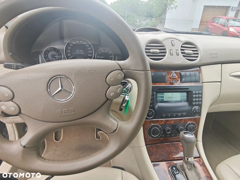 Mercedes-Benz CLK - 22