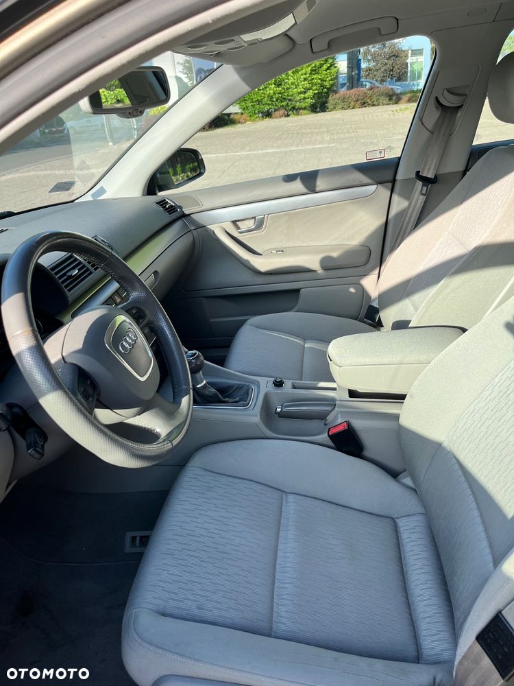 Audi A4 Limousine - 12