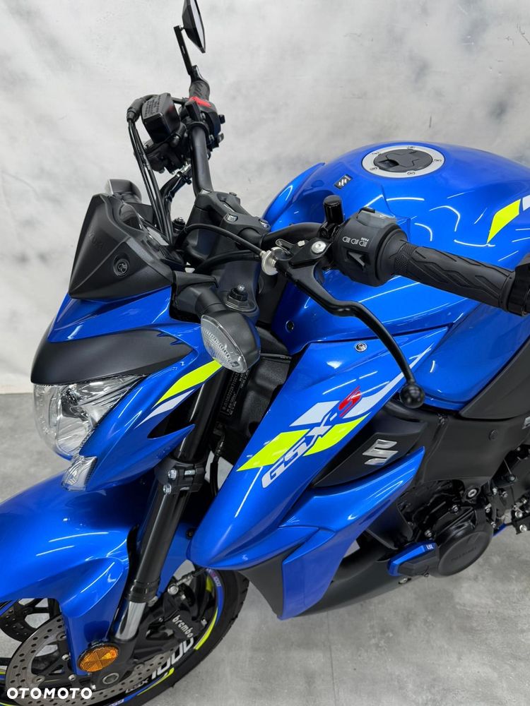 Suzuki GSX 1000 - 20
