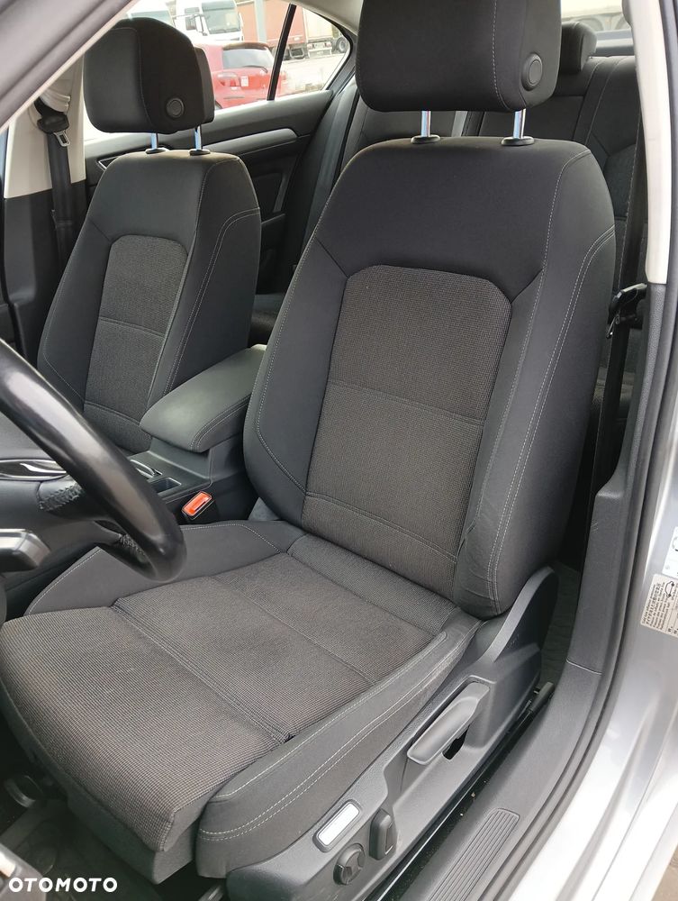 Volkswagen Passat 1.5 TSI EVO Business - 15