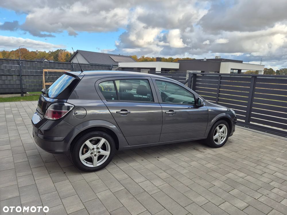 Opel Astra 2009 photo 5