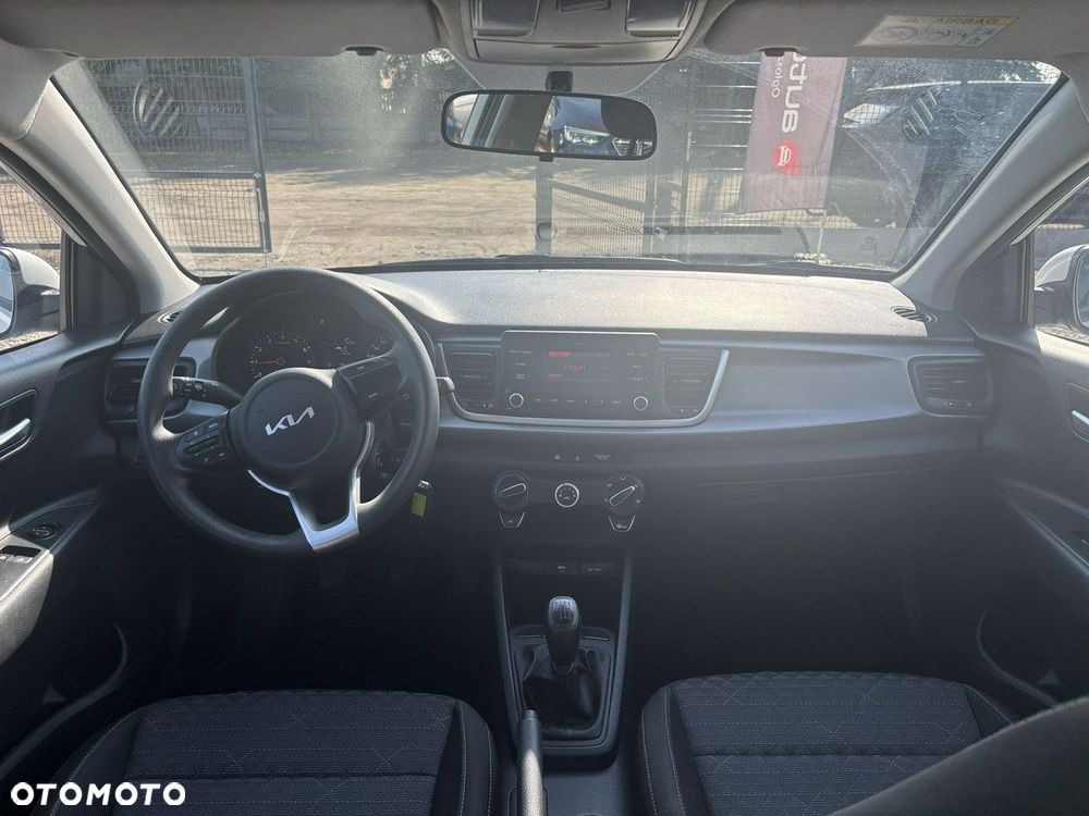 Kia Rio - 21