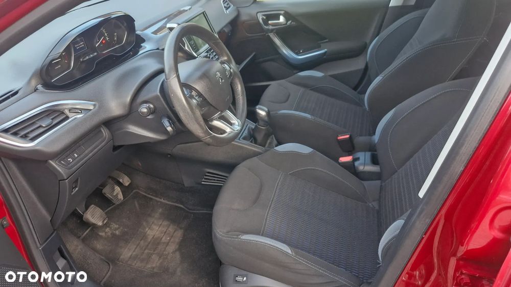 Peugeot 208 120 VTI Intuitive - 12